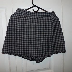Vintage black and white plaid skirt